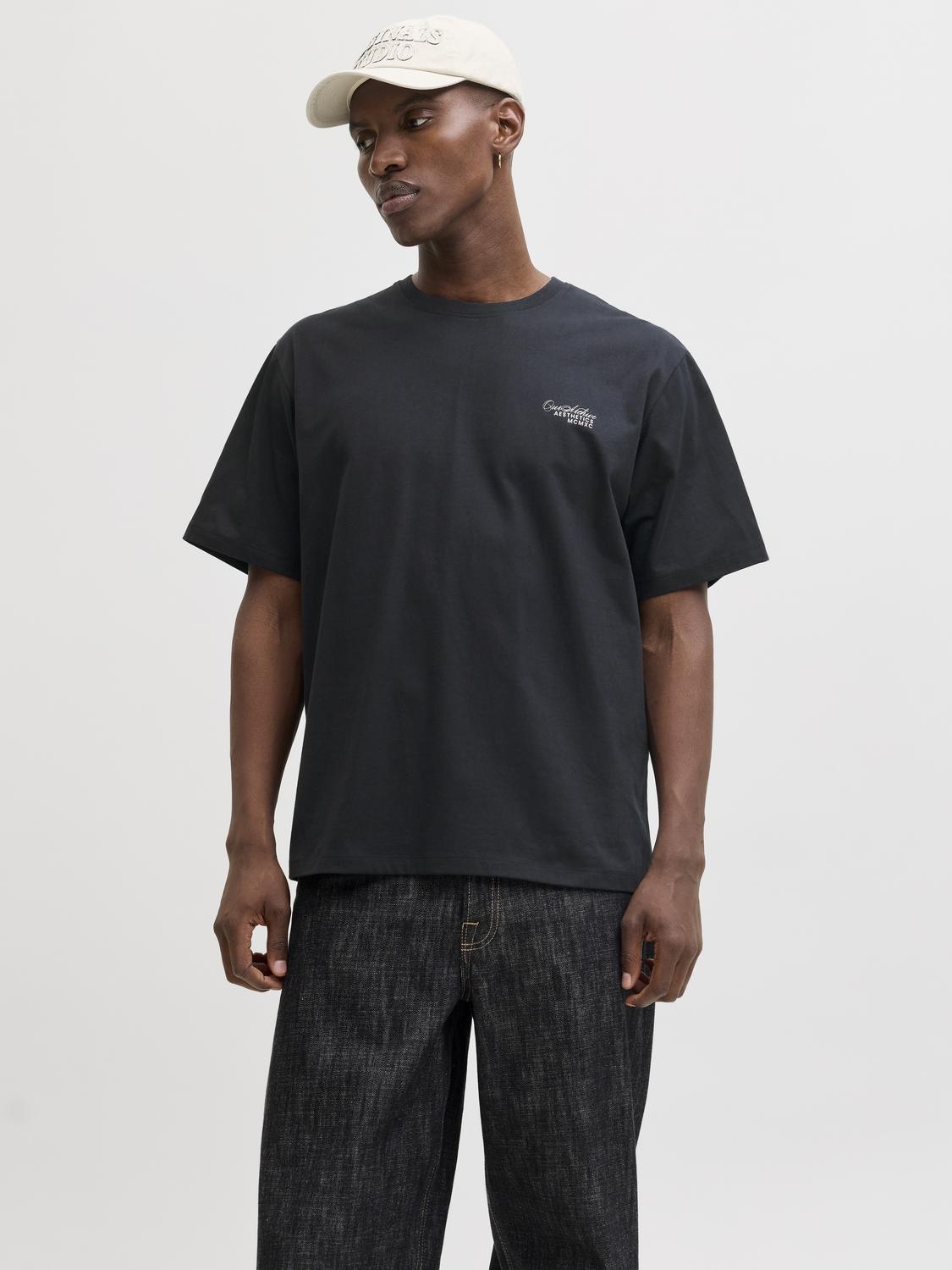 model_shot-front